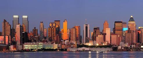 panorama de coucher de soleil manhattan new york city photo