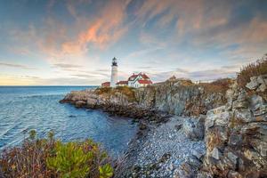 Phare de Portland dans le Maine au coucher du soleil photo