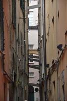 rue étroite italienne typique photo