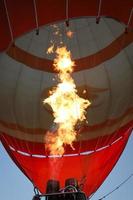 ballon à air chaud gonflé photo