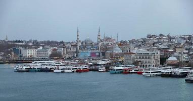 corne d'or et quartier d'eminonu à istanbul, turquie photo