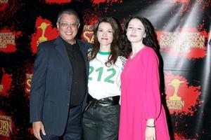 los angeles oct 26 - dean devlin, lisa brenner, hannah devlin au 46e prix saturn annuel au centre de congrès marriott le 26 octobre 2021 à burbank, ca photo