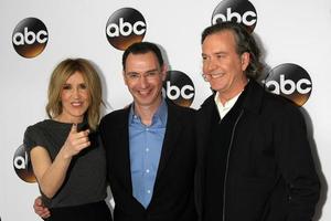 los angeles jan 14 - felicity huffman, paul lee, timothy hutton à l'abc tca hiver 2015 à l'hôtel langham huntington le 14 janvier 2015 à pasadena, ca photo