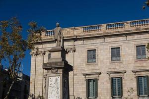 façades d'immeubles d'un grand intérêt architectural dans la ville de barcelone - espagne photo