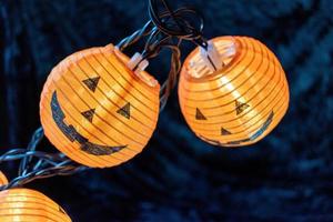 lumières de citrouille d'halloween heureux avec espace de copie photo