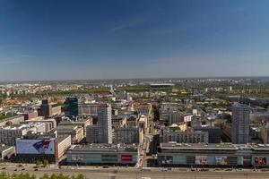 skyline de varsovie avec les tours de varsovie photo