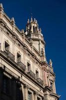 façades d'immeubles d'un grand intérêt architectural dans la ville de barcelone - espagne photo