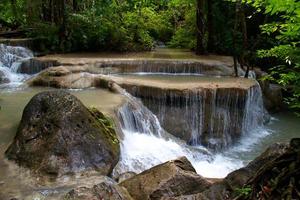 Cascade d'Erawan, Kanchanaburi, Thaïlande photo