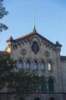façades d'immeubles d'un grand intérêt architectural dans la ville de barcelone - espagne photo
