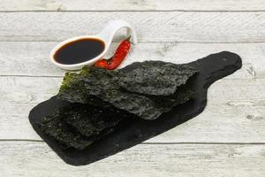 savoureuses chips de nori photo