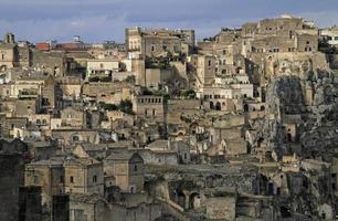 vue sur la vieille ville de matera, italie photo