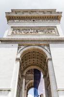 Vue sur le carrousel de l'arc de triomphe et le jardin des tuileries, paris, france photo