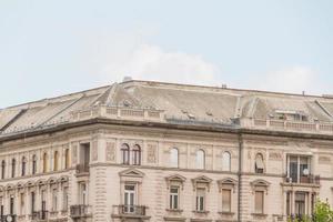 bâtiments typiques du xixe siècle dans le quartier du château de buda à budapest photo