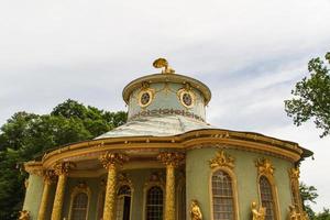 maison chinoise dans les jardins de sans souci, berlin photo