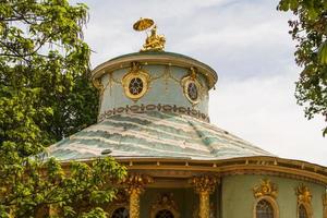 maison chinoise dans les jardins de sans souci, berlin photo