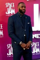 los angeles 12 juillet - lebron james au space jam - une nouvelle première héritée au microsoft theatre le 12 juillet 2021 à los angeles, ca photo