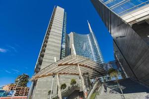 milan, italie, 2017 - détail de la tour unicredit à milan. La tour a été ouverte en 2012 et avec 231 mètres, c'est le plus haut bâtiment d'Italie photo