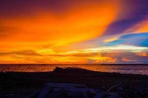 paysage marin avant le coucher du soleil @ krabi