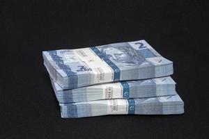 argent brésilien sur la table photo