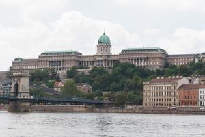 palais royal historique de budapest photo