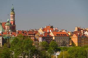 vieille ville au bord de la vistule paysage pittoresque de la ville de varsovie, pologne photo