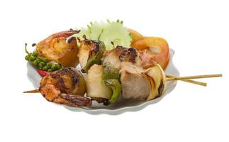 barbecue de fruits de mer sur blanc photo