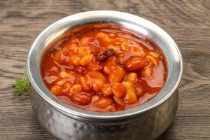 rognons cuits à la sauce tomate photo