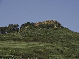 l'île de gozo sur la mer méditerranée photo