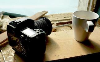 appareil photo et tasse