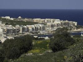 l'île de gozo sur la mer méditerranée photo