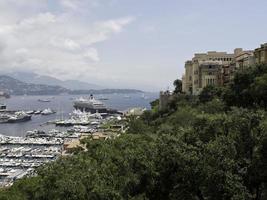 monaco au bord de la méditerranée photo