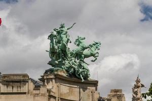 bâtiment historique à paris france photo