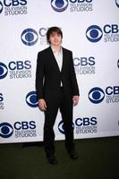 los angeles, 19 mai - joel courtney à la soirée d'été cbs à l'hôtel london le 19 mai 2014 à west hollywood, ca photo