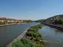 la ville de wuerzburg au bord de la rivière principale photo