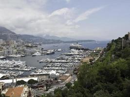 monaco au bord de la méditerranée photo