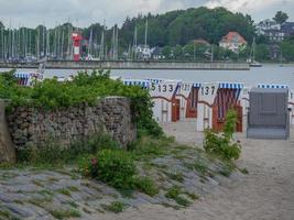 la ville d'eckernfoerde à la mer baltique photo