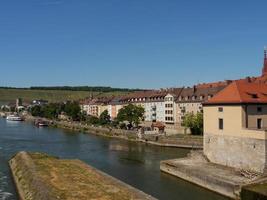 la ville de wuerzburg au bord de la rivière principale photo