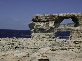 l'île de gozo sur la mer méditerranée photo