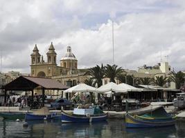 port de marsaxlokk sur l'île de malte photo