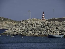 l'île de gozo sur la mer méditerranée photo