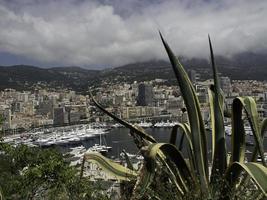 monaco au bord de la méditerranée photo