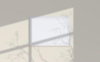 vue de face propre et minimaliste paysage photo blanche ou maquette de cadre d'affiche accrochée au mur avec superposition d'ombre. rendu 3d.