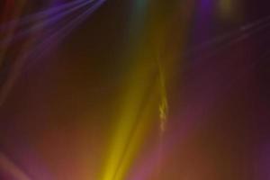 lumières de scène abstraites violet jaune et brouillard photo
