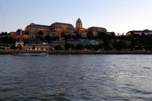 budapest capitale de la hongrie au coucher du soleil photo