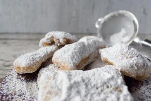 Beignet français de la Nouvelle-Orléans avec du sucre en poudre photo