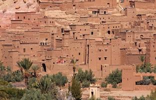 les impressionnantes structures et bâtiments en boue d'ait ben haddou au maroc photo