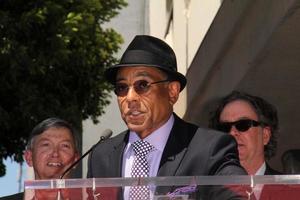 los angeles, 29 avril - giancarlo esposito à l'étoile giancarlo esposito sur le hollywood walk of fame à hollywood blvd le 29 avril 2014 à los angeles, ca photo