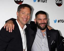 los angeles, 20 septembre - george newbern, guillermo diaz à la première de tgit pour l'anatomie grise, scandale, comment s'en tirer avec un meurtre à palihouse le 20 septembre 2014 à west hollywood, ca photo