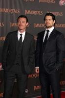 los angeles, 7 nov - luke evans, henry cavill arrive à la première des immortels 3d au nokia theatre à la live le 7 novembre 2011 à west hollywood, ca photo