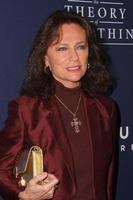 Los angeles, oct 24 - jacqueline bisset à la théorie de tout première au théâtre ampas samuel goldwyn le 24 octobre 2014 à beverly hills, ca photo